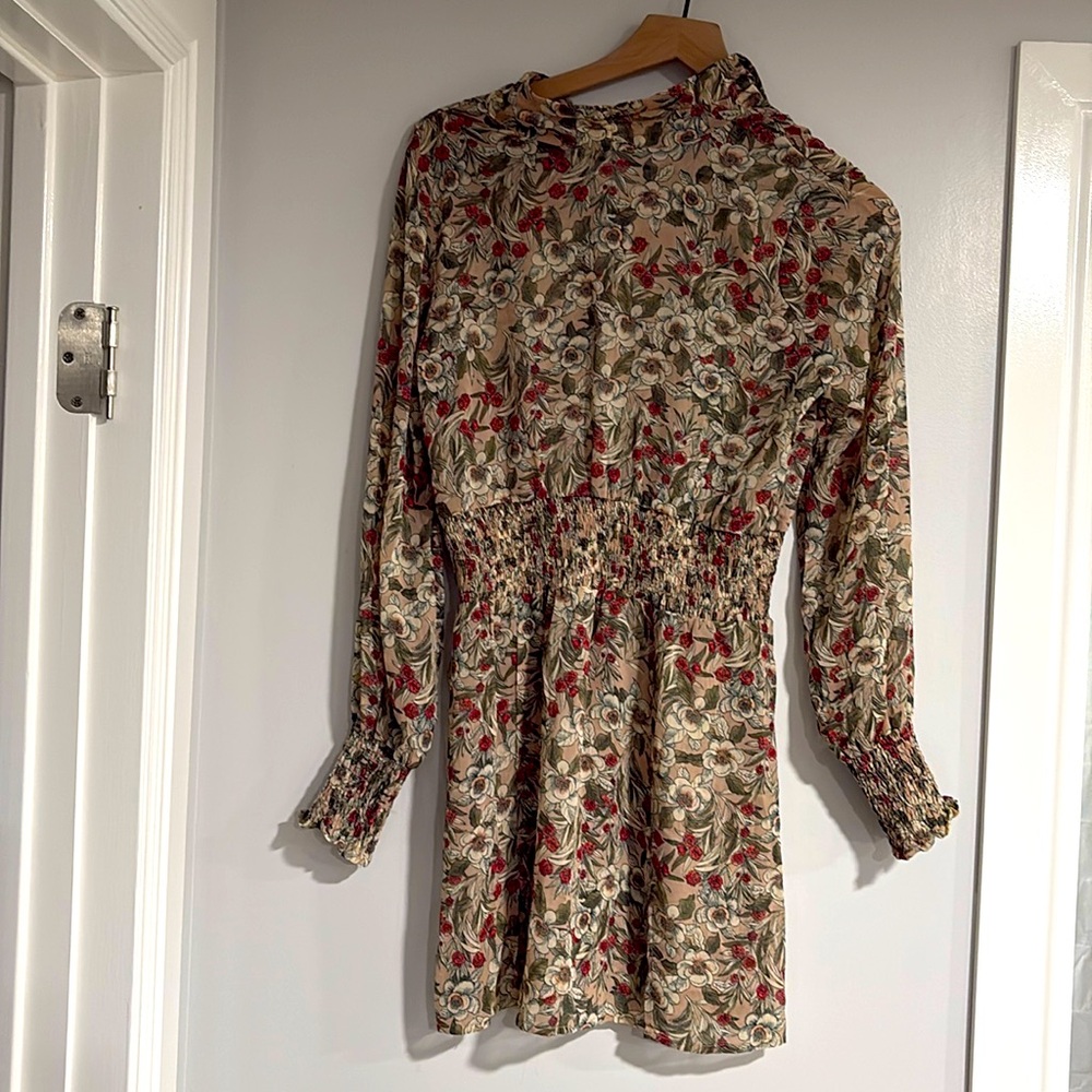 Papercrane floral short dress size smalll